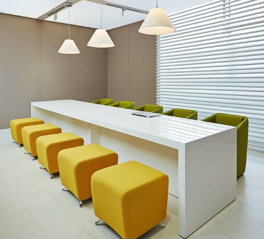 Bianco-meeting-table-at-furniture-show-2-1
